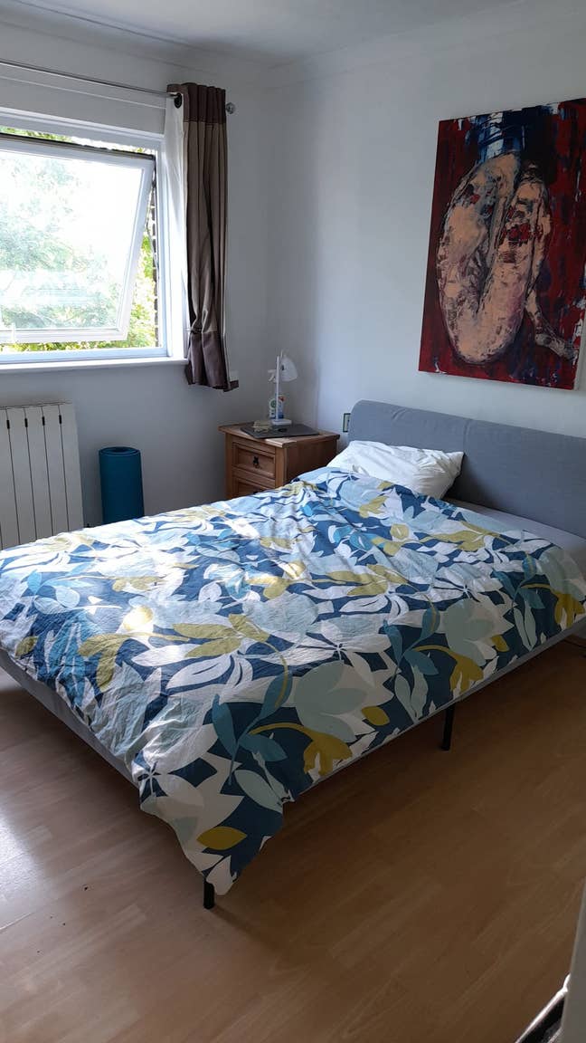 Large double bedroom near St John’s Hill Main Photo