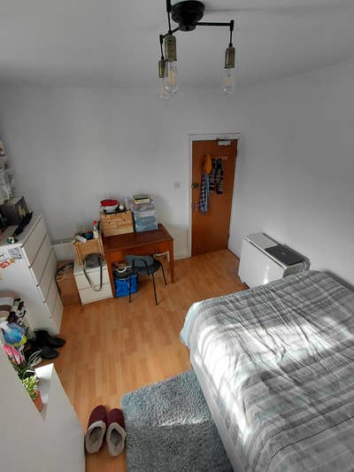 2 Spacious Single Rooms (&pound;788 each inc bills) Main Photo