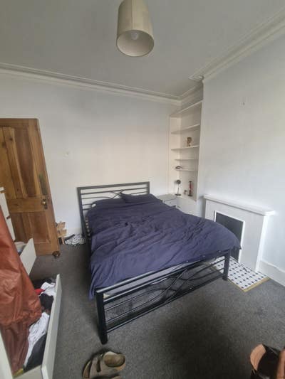 2 rooms available 5 minute walk Tooting Broadway Main Photo