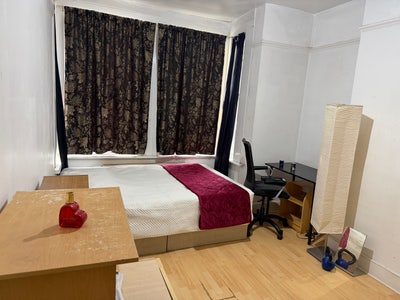 Double Room for a Couple Use 4 Min to Tube  Main Photo