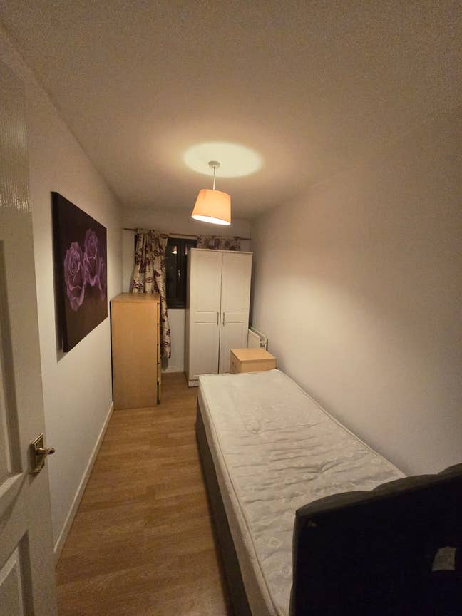 Donegal Gardens. Single room. Main Photo
