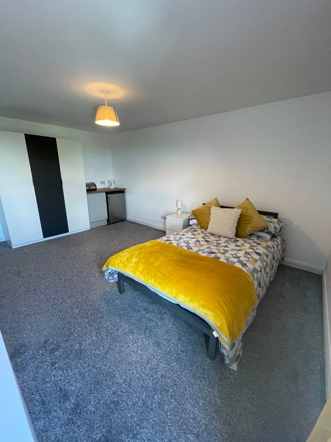Fully Furnished Rooms-Co-Living- All Bills inc-WS7 Main Photo