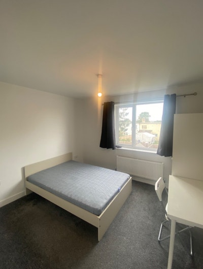 Double bed 2 rooms available Lockleaze Main Photo
