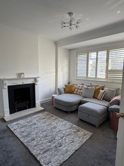 ✨ 2 Rooms Available from 25th July - Raynes Park ✨ Main Photo