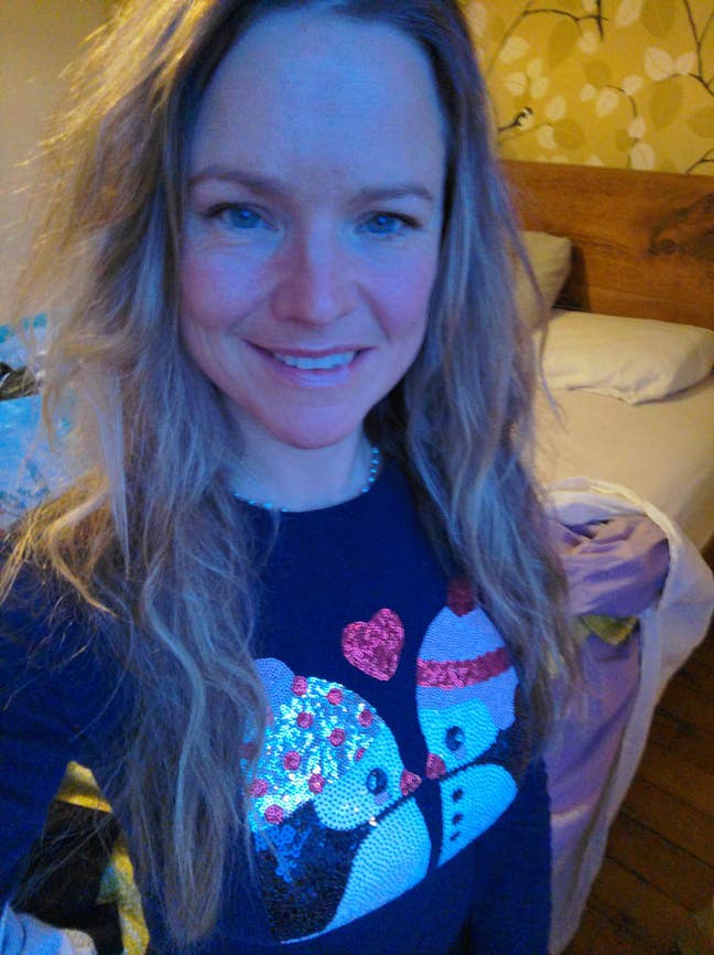 Room wanted by professional single female  Main Photo