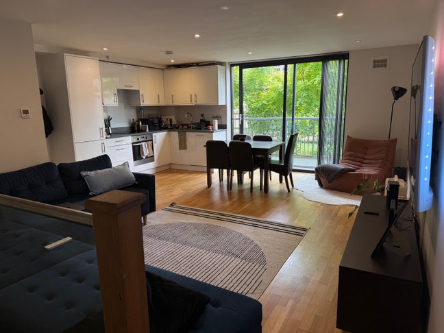 Spacious King-Sized En-Suite Room Main Photo