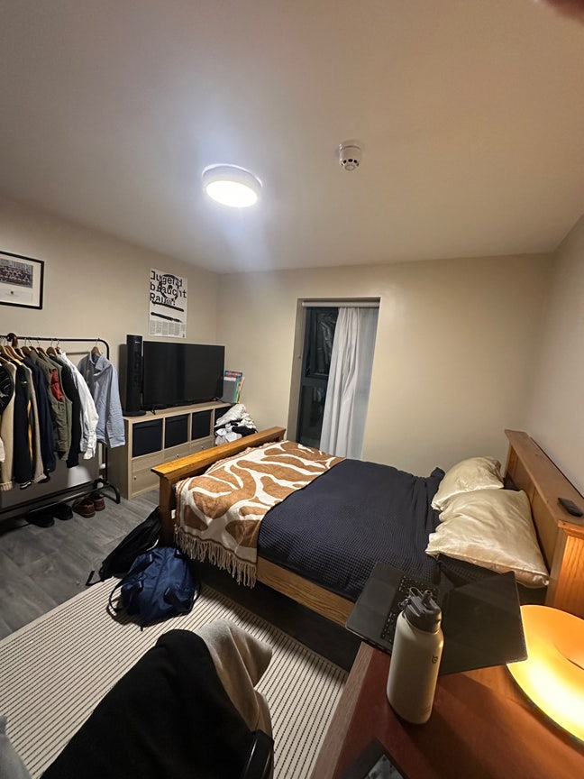 Spacious Modern Double Room Main Photo