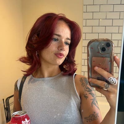 Professional Female seeks a single or double room Main Photo