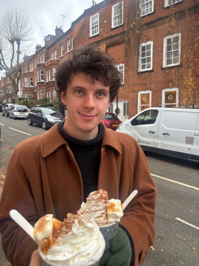 Professional Actor looking for a double room Main Photo