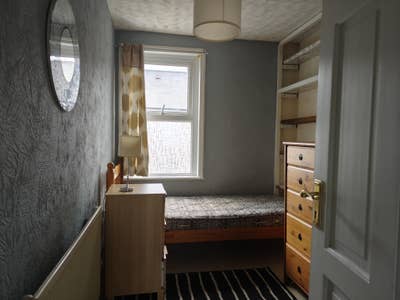 Quiet Professional House Share | Only 4 Occupants  Main Photo