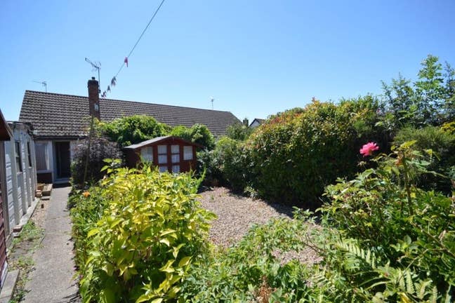 2-Bed Semi-Detached Bungalow I Wigston Main Photo