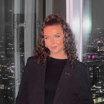 Student Female seeks a double room Main Photo