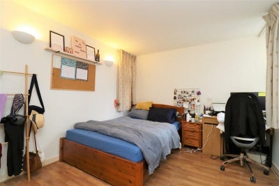 1 Bedroom - Canary Wharf - Next to Thames Main Photo