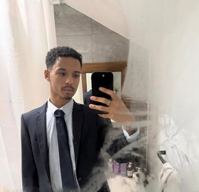 Looking for a flatshare/buddy ups  Main Photo