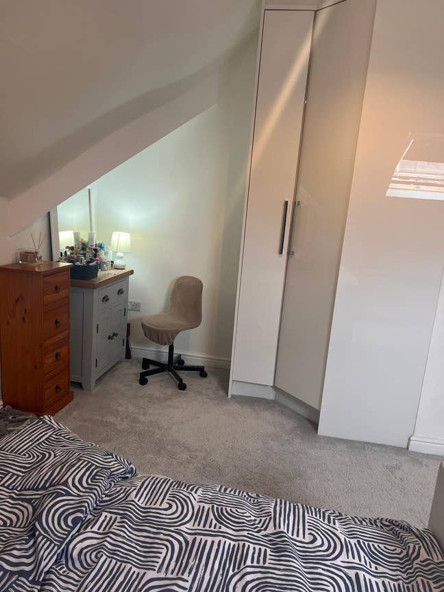 Large Double Room in M33 Near Sale Tram Station Main Photo