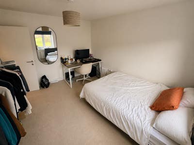 Large Double Bedrooms Available in 4-Bed HMO Main Photo