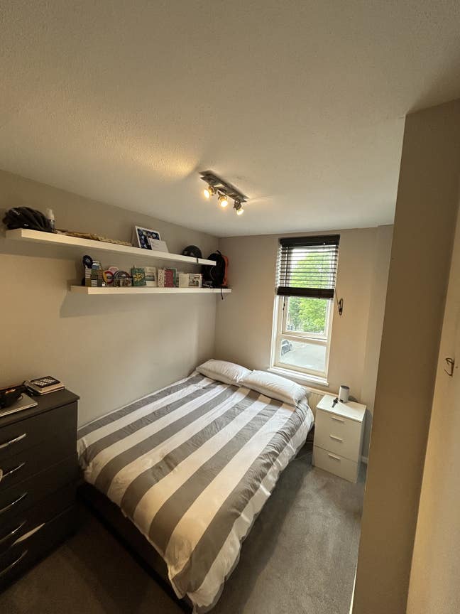 &pound;900 Room in Clapham North (bills incl) Main Photo