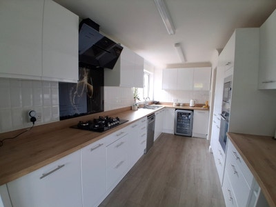 Double room with use of 2nd bedroom Main Photo