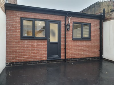 5 min walk to Derbion! Unique Annex to let Main Photo