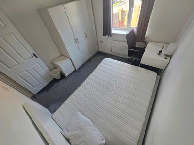 Spacious Double Room with Parking in Edgbaston Main Photo