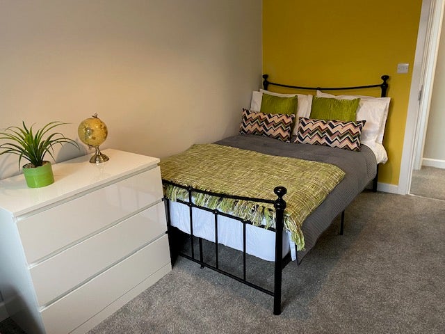 Double Room in Stunning Modern Prof Share Main Photo