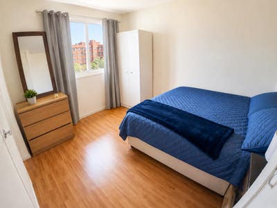 Bright Double Room – Surrey Quays Main Photo