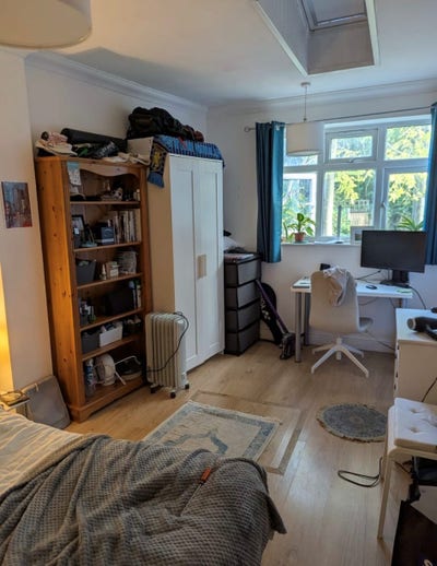 Double Room available in sociable house share Main Photo