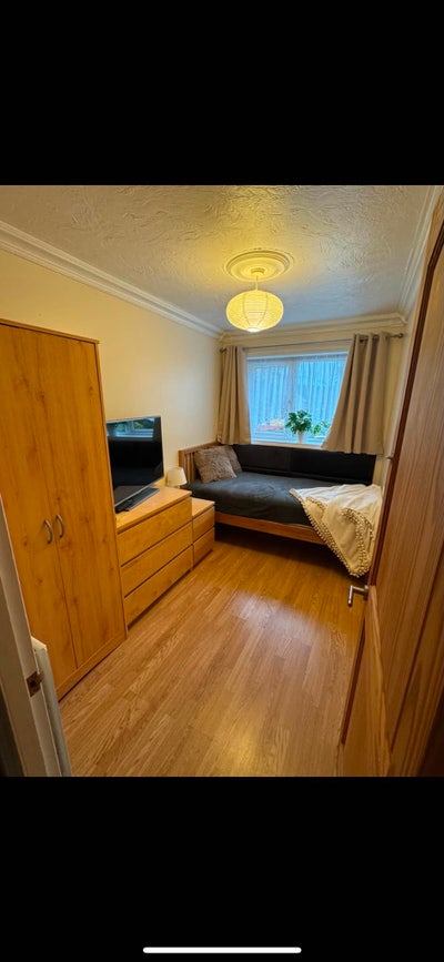Room for rent  Main Photo