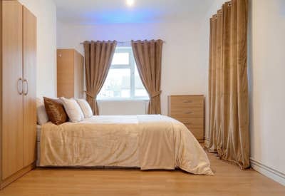 East London – E1 🏠 Shadwell / Stepney Zone 1-2 Main Photo