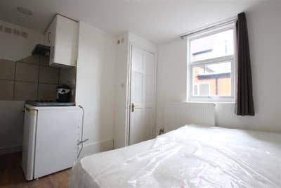 Studio Flat In Willesden Green, &pound;950 Per Month Main Photo