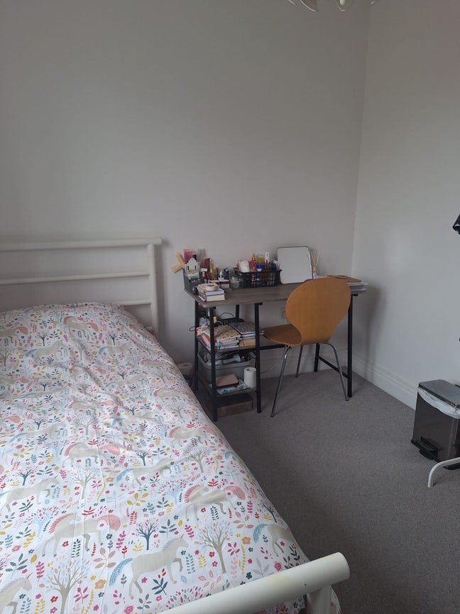 Rooms for Rent in Modern House - Bills Included  Main Photo