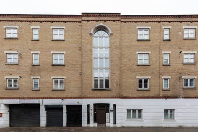 Large 1 Bedroom Flat to Let in Whitechapel E1 Main Photo