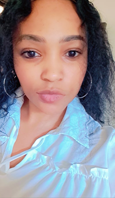 Professional Female seeks a double room Main Photo