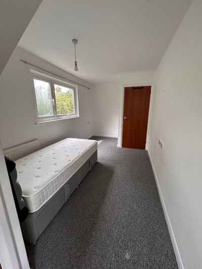  3 Rooms Available – Croydon CR0 Main Photo