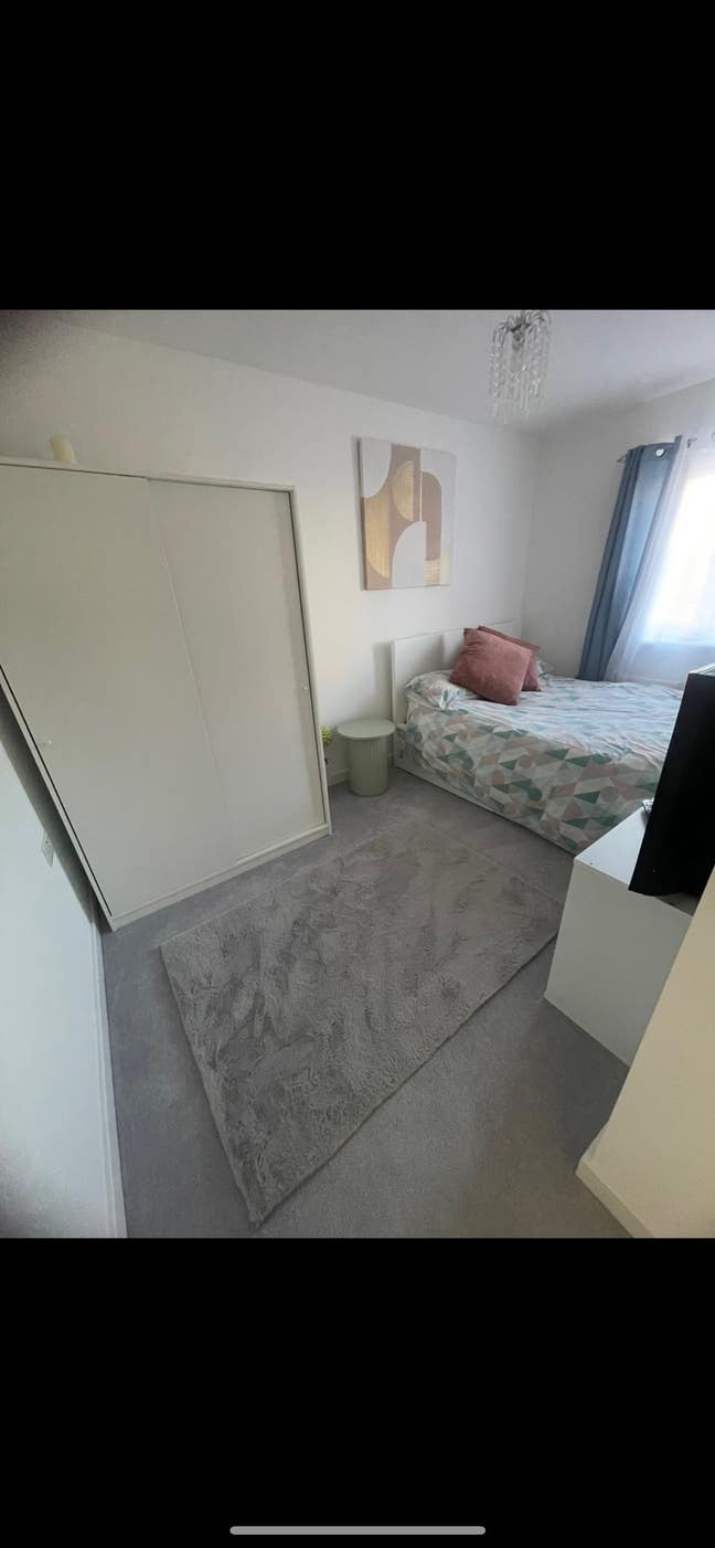 Beautifully presented new build house  Main Photo