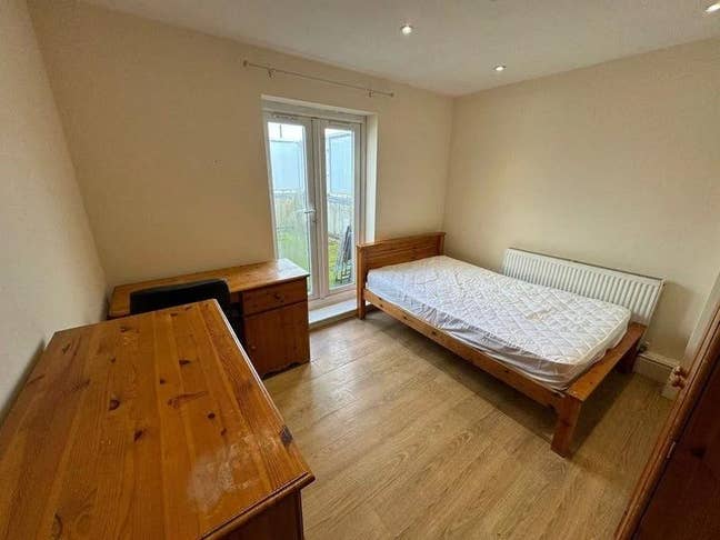 City Room with Private Roof Garden|Bills Included Main Photo
