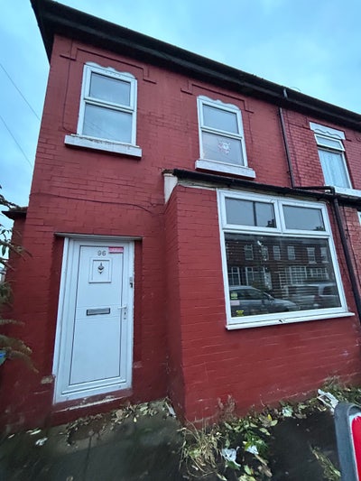 Five bed property available from 1st July Main Photo
