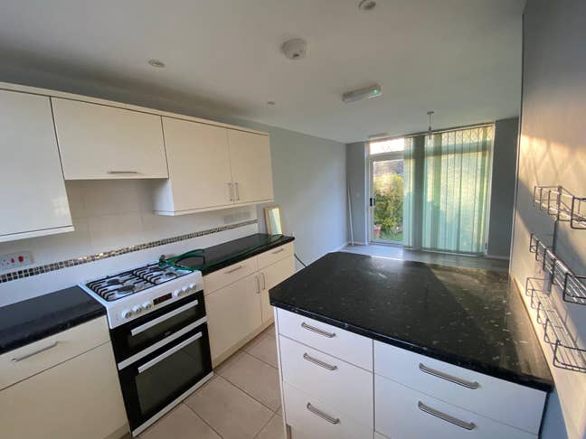 5 Bedroom HMO – Ideal for Supported Living – IG11 Main Photo