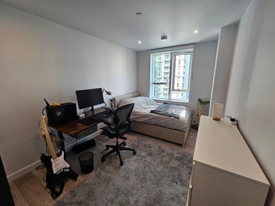 Spacious Double + Private Bath - Elephant & Castle Main Photo