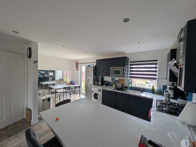 Cosy single room in friendly Edinburgh home Main Photo