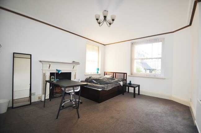A well-presented 3 bedroom flat in Baker Street, N Main Photo