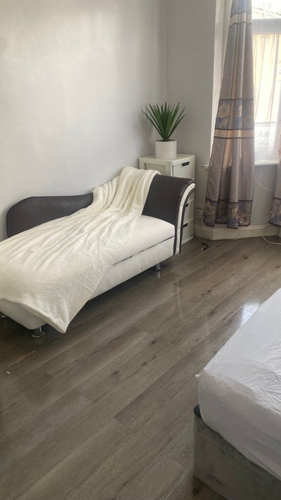 Double Room Available  Main Photo
