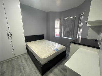 Furnished double room available with Ensuite Main Photo