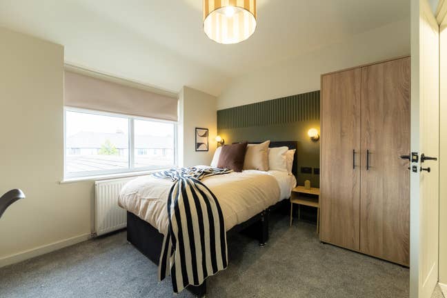 Luxury Double Ensuite Room | Warrington |All Bills Main Photo