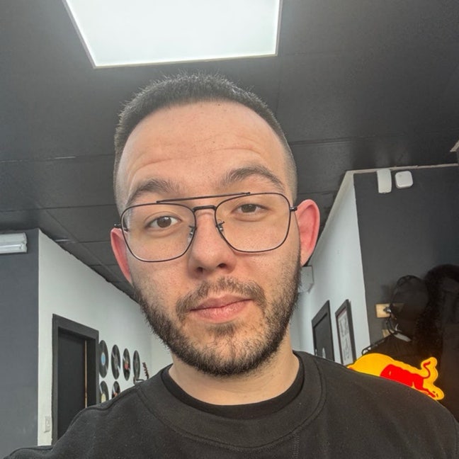 Looking for room or flatmate  Main Photo