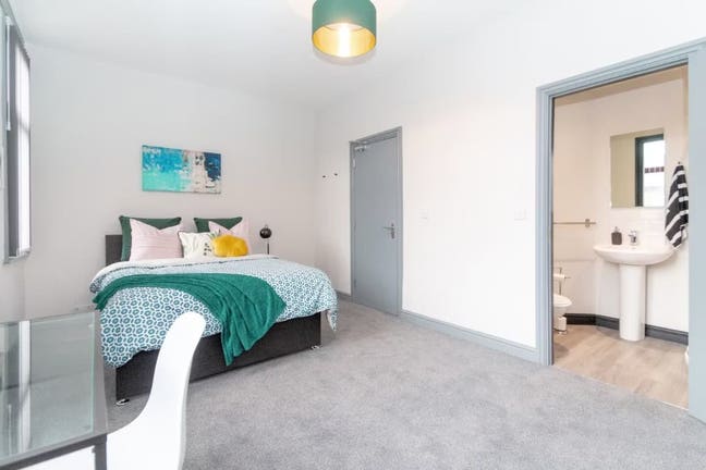  Stunning House share near Wigan Hospital  Main Photo