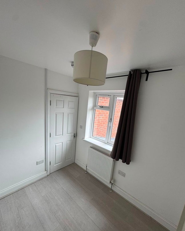 Furnished room to rent in Hayes - UB3 Main Photo