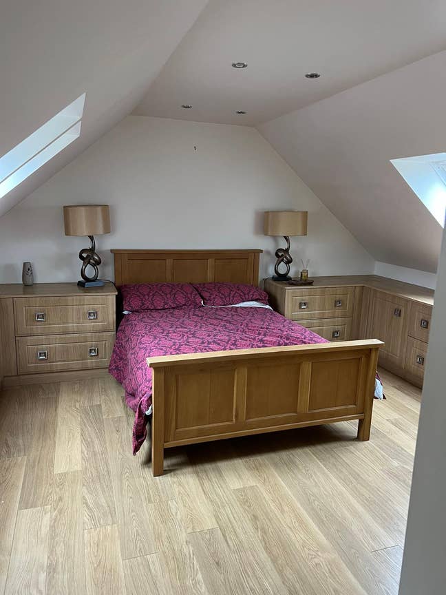 Large double bedroom with ensuite  Main Photo