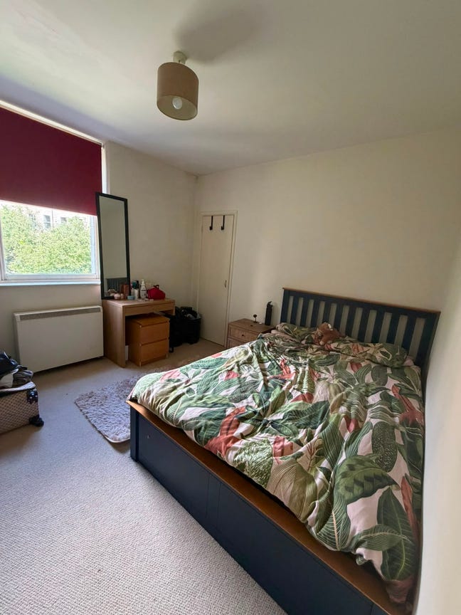Room available in central location in Bath Main Photo