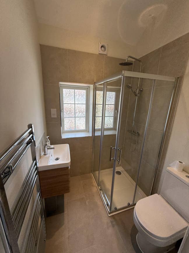 Double Room | Quiet House Share | East Croydon Main Photo